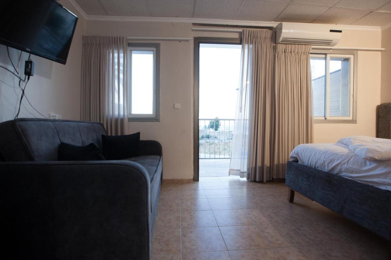 Puy Ahuzat Haosher Hotel Tiberiade Esterno foto